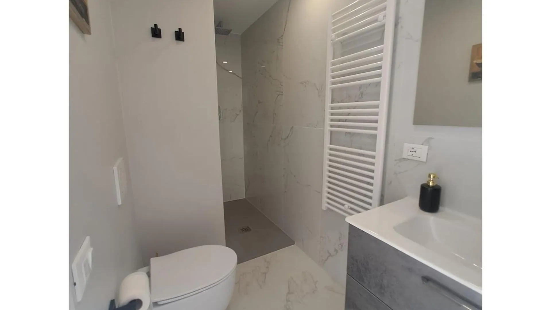 Central Design Flat With Parking, Bogliasco 0*,  Italy